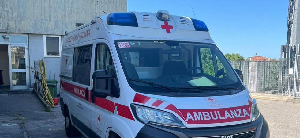 Tremendo frontale auto contro camion: morta una donna di 68 anni