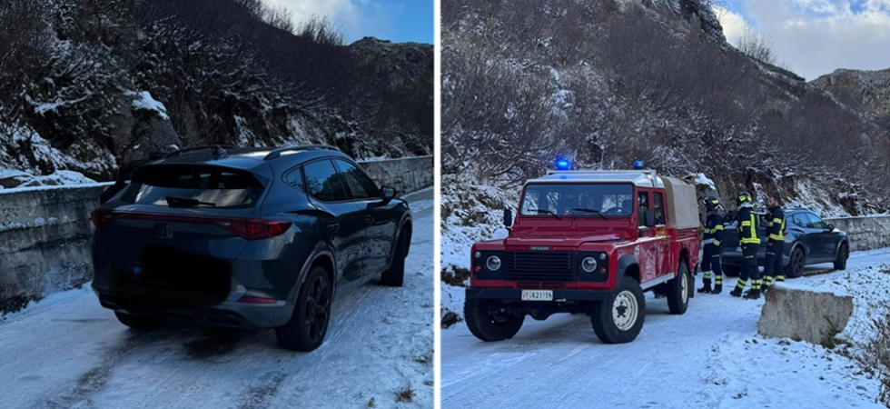 Dopo la nevicata la strada è ghiacciata e resta bloccato con l'auto: intervento dei vigili del fuoco
