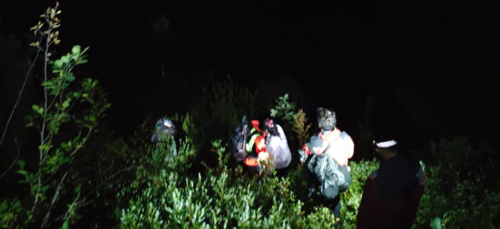 Illesi ma spaventati, chiedono aiuto dopo aver perso la traccia a quota 2.900: si alza in volo l'elicottero