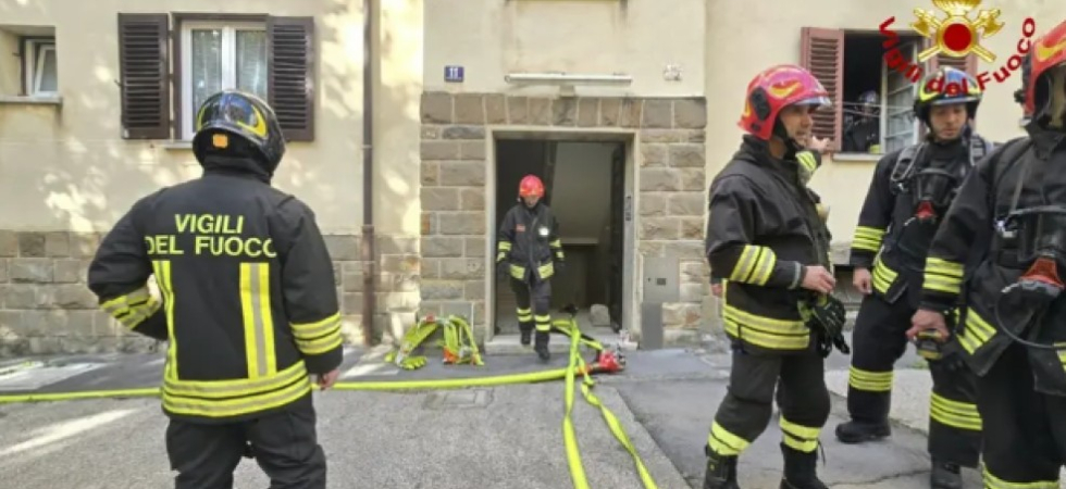 Fiamme e fumo, paura per un incendio in un appartamento in città