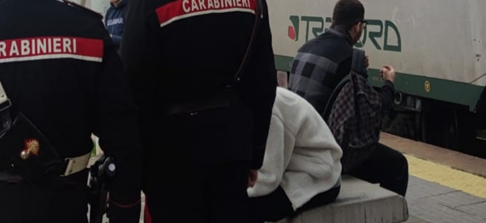 Si finge carabiniere, raggira un’anziana di 89 anni e le ruba gioielli da 16mila euro