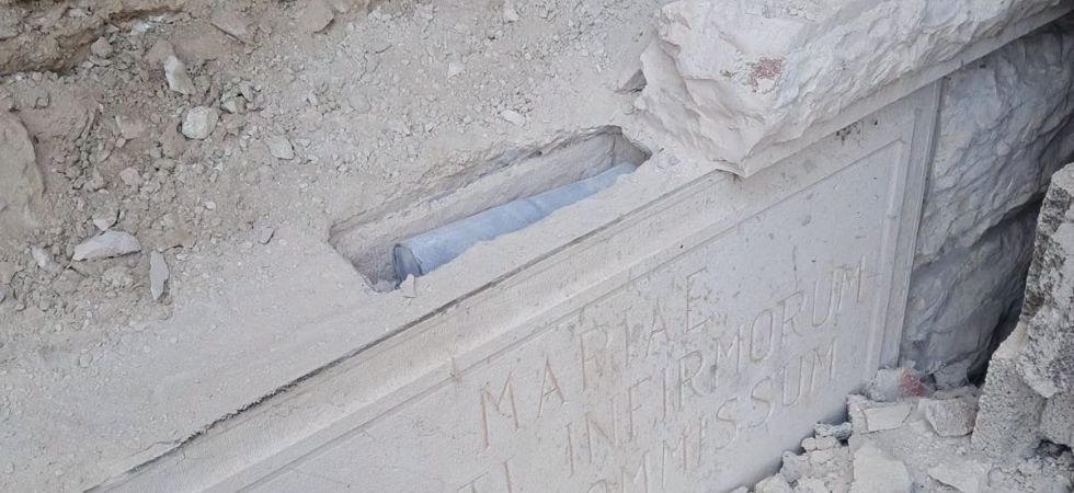 Incredibile ritrovamento, dalle macerie del vecchio ospedale riemerge una pergamena datata 12 ottobre 1946