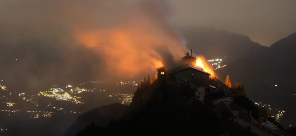 Brucia lo storico rifugio di Hitler, devastato dalle fiamme il "Nido dell'Aquila": ipotesi dolo, fermata una persona