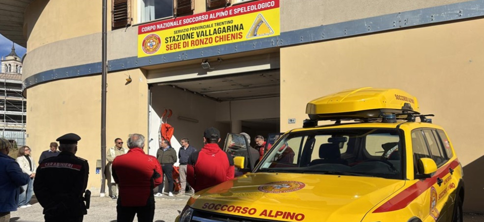 Taglio del nastro per il nuovo nido e c'è un presidio del soccorso alpino in più