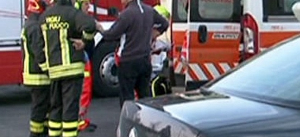 Grave incidente sul lavoro, operaio schiacciato da un cestello elevatore: 47enne gravissimo