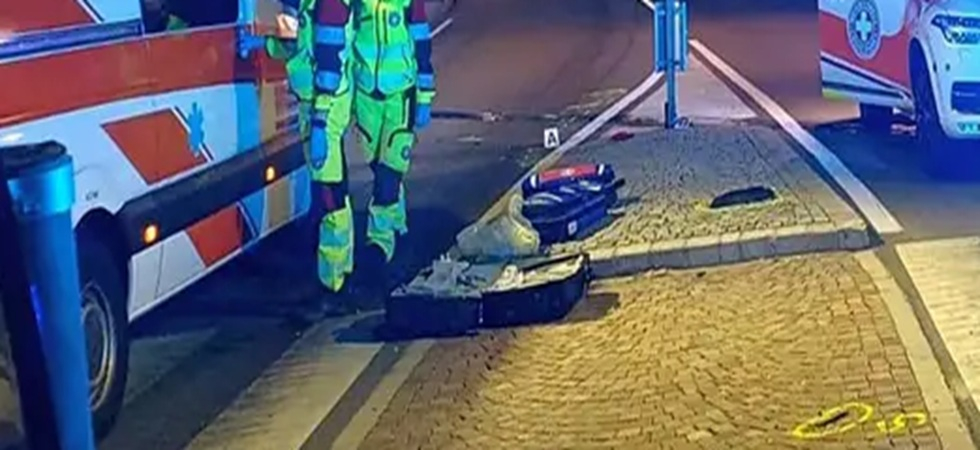 Tremendo incidente in scooter, 60enne si schianta, viene sbalzato per diversi metri e perde il casco