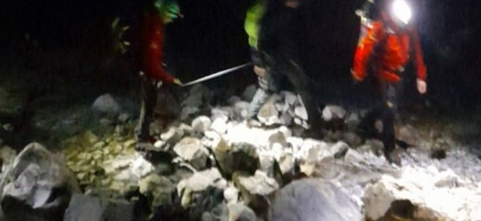 Affronta una ferrata senza lampada frontale e con vestiti inadatti