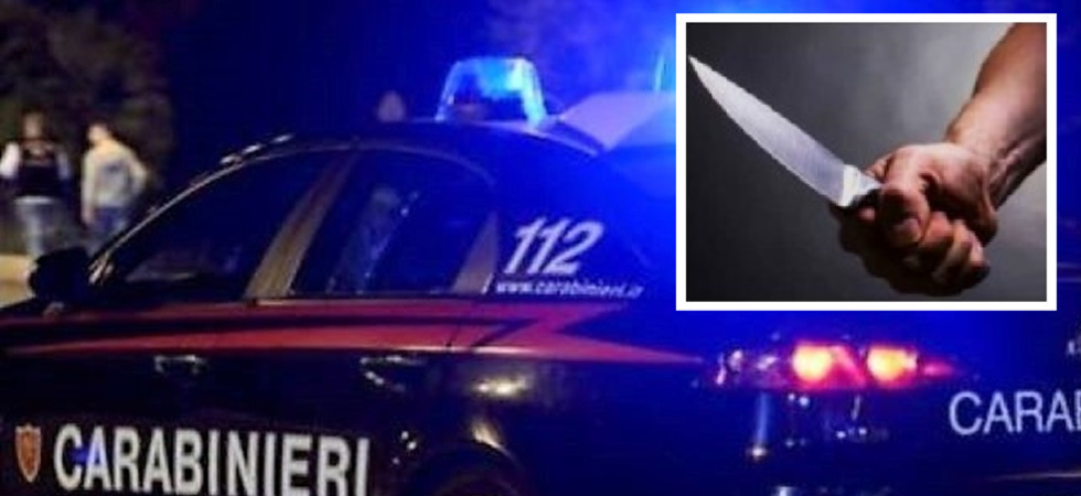 Serata di follia in paese, minaccia i vicini di casa con un coltello di 30 centimetri e poi tenta di aggredire i