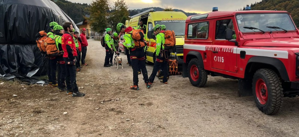 Le ricerche si concludono in tragedia: non fa rientro da una passeggiata e scatta l'allarme, 65enne ritrovata senza vita