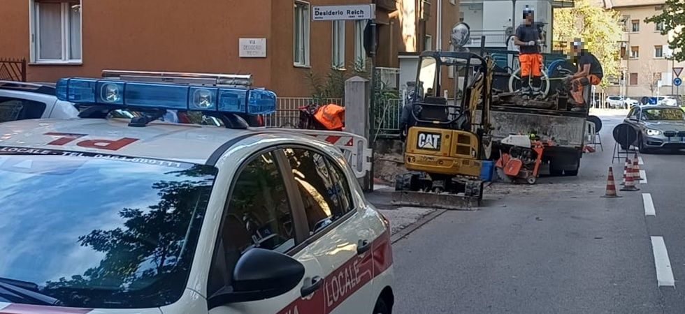 Guasto alla linea elettrica: un'intera via chiusa al transito