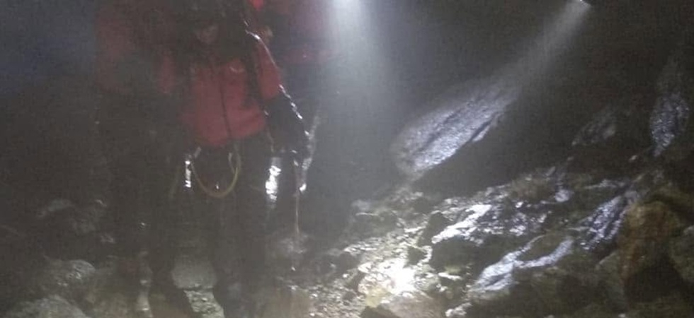 Bloccati in montagna al buio e al gelo, due alpinisti di 19 e 20 anni salvati dopo una notte da incubo