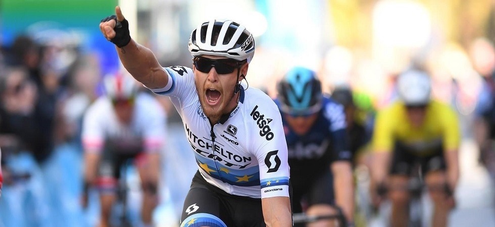 E' un grandissimo Matteo Trentin al Tour de France: dopo una lunga fuga fa il vuoto