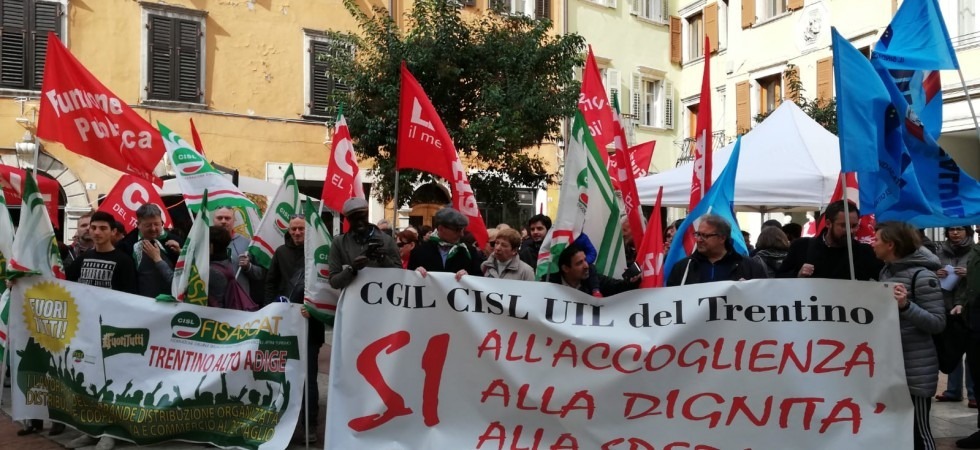 I sindacati in piazza: Integrazione significa sicurezza
