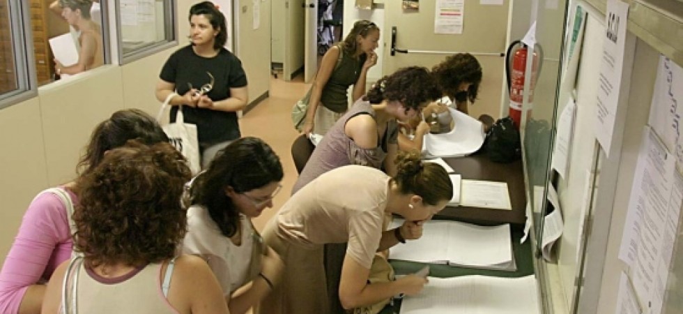 Scuola, 334 insegnanti assunti a tempo indeterminato e il 22 giugno in 165 saranno già immessi in ruolo