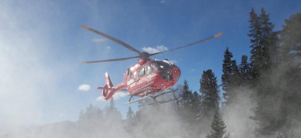 Finisce fuori pista, grave un 46enne, salvato da un altro sciatore che è un medico