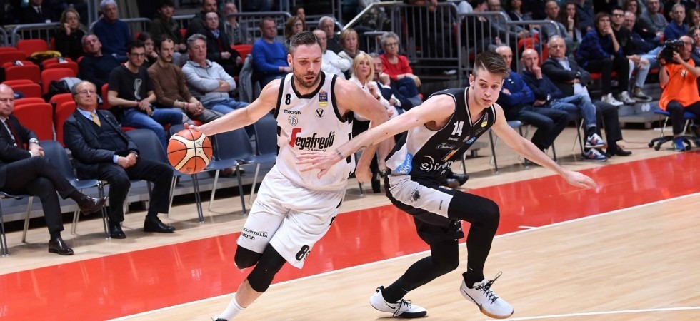 L'ex Baldi Rossi spinge Bologna alla vittoria e per l'Aquila i playoff sono rimandati