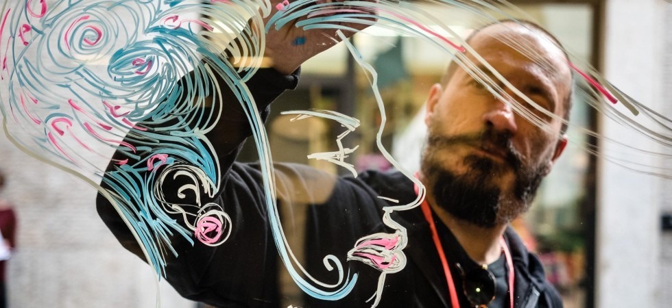 Entra nel vivo Nuvolette tra sonorizzazioni, disegni, performance e animazioni