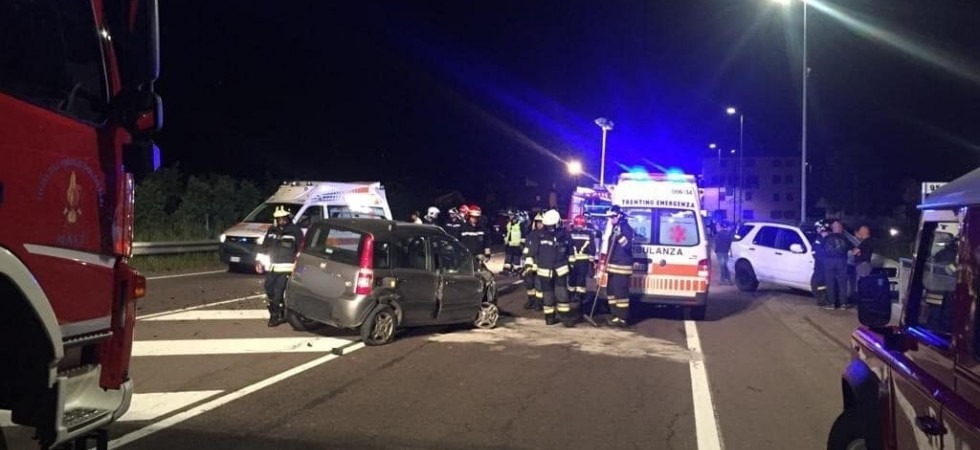 Violento scontro tra un'auto e un furgone, coinvolte due persone e una bambina