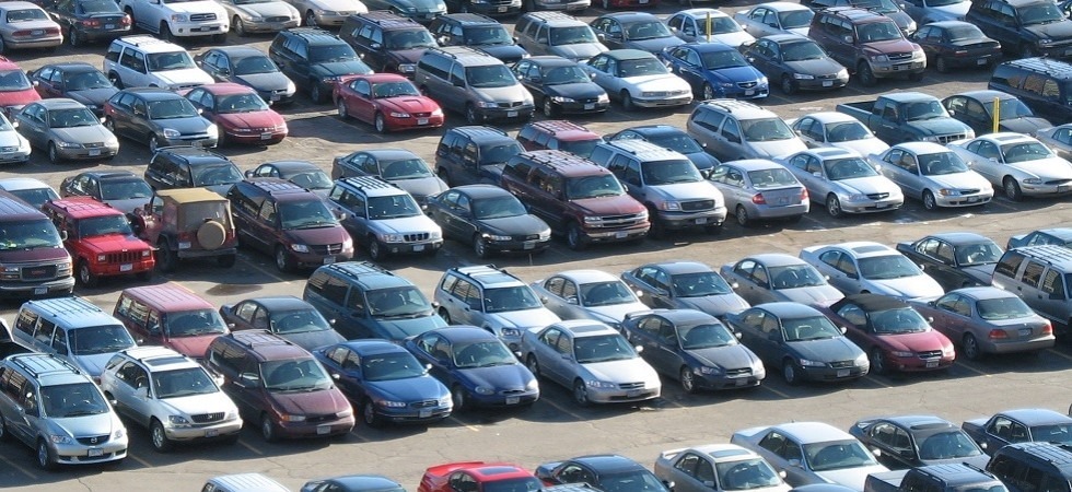 Importava le auto in Italia ma non pagava l'Iva