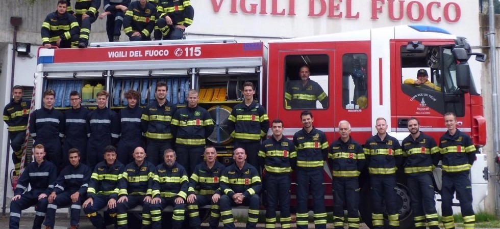 Simulazione di un crollo, cani da ricerca, percorsi per bambini e giuramento delle nuove leve
