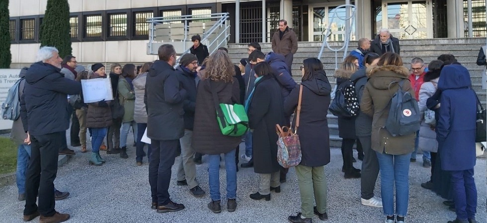 Manca un'aula e il Clil Bresadola rischia di saltare, i genitori: Ci hanno sempre parlato di raggiungere le iscrizioni