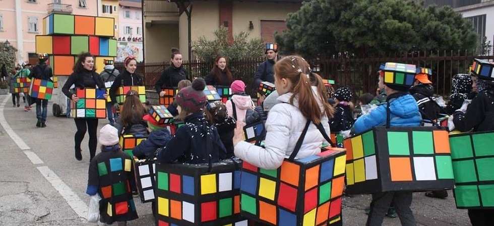 Maschere e musica, carri allegorici e quintali di crauti, il carnevale a San Michele e Grumo