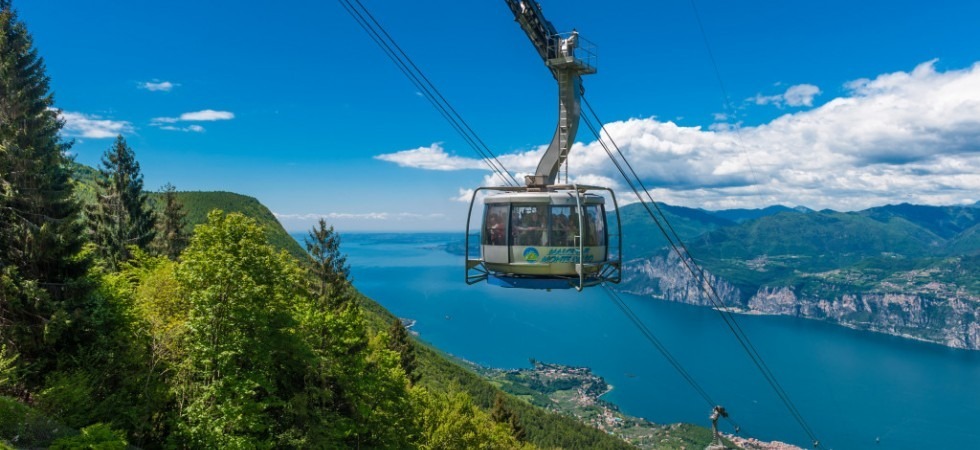 Malcesine, malore in funivia salvato con il defibrillatore