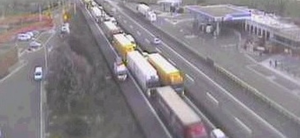 Incidente in A22, coinvolti dei mezzi pesanti