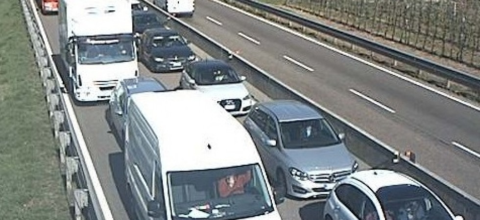 Tamponamento in tangenziale, traffico in tilt