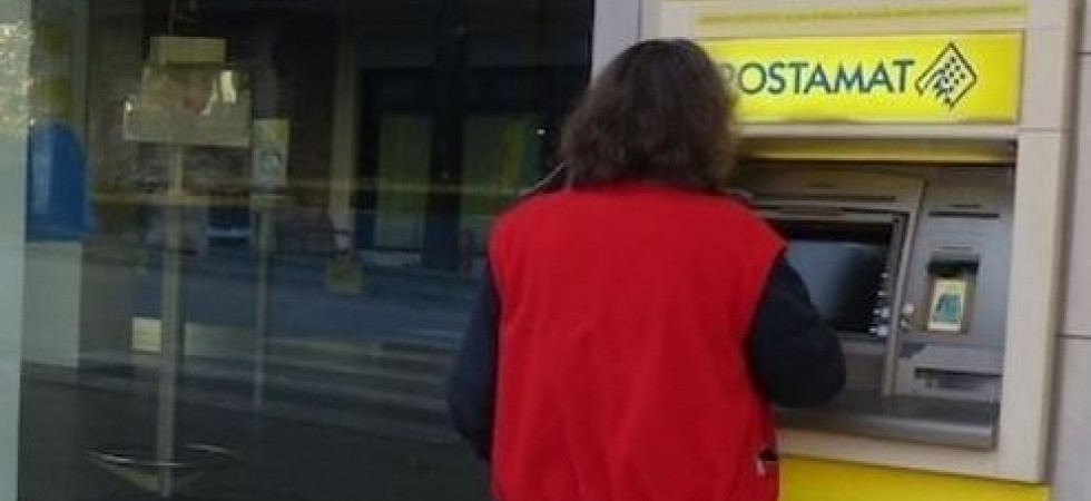 Vende su internet quattro pneumatici con relativi cerchi in lega ma viene truffato