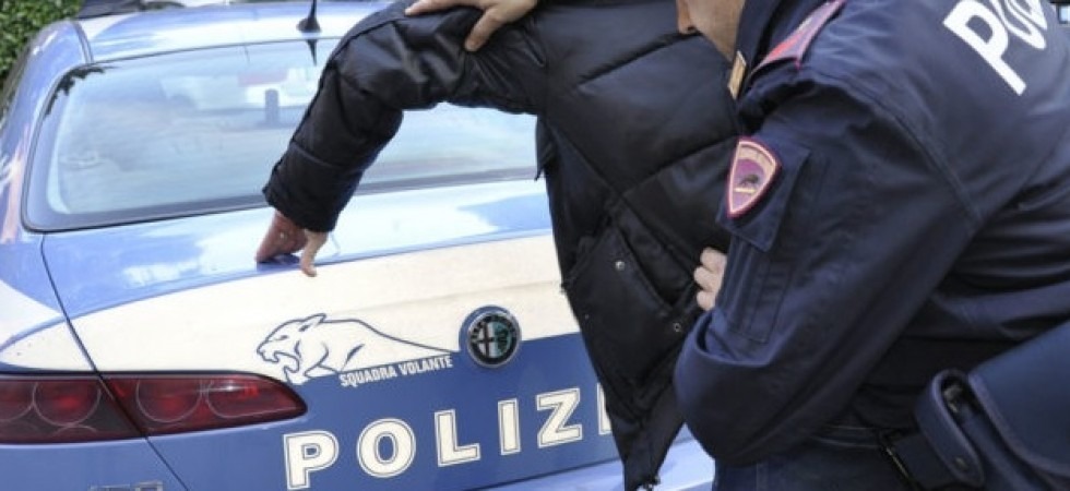 Trento nord, aggredisce due agenti e una poliziotta finisce in ospedale