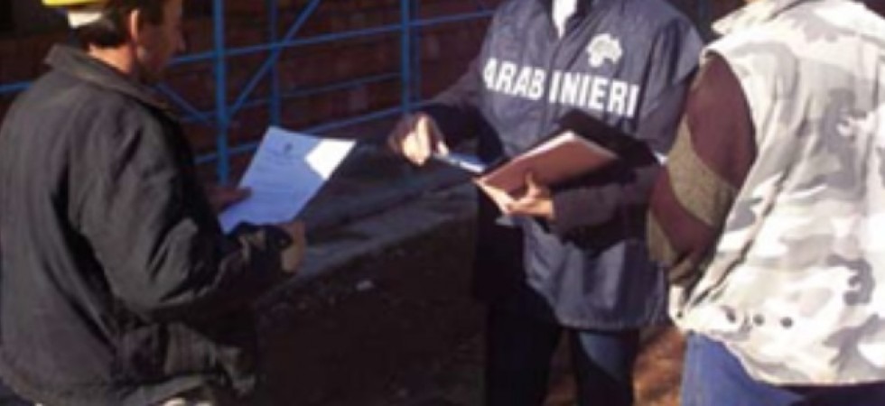 Controlli nei cantieri, i carabinieri scoprono due finti artigiani