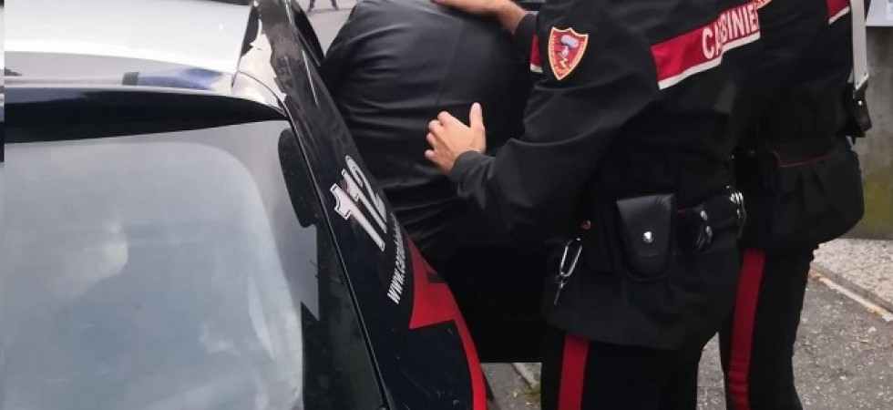 Già colpito da un provvedimento di espulsione ruba capi di abbigliamento in via Oss Mazzurana