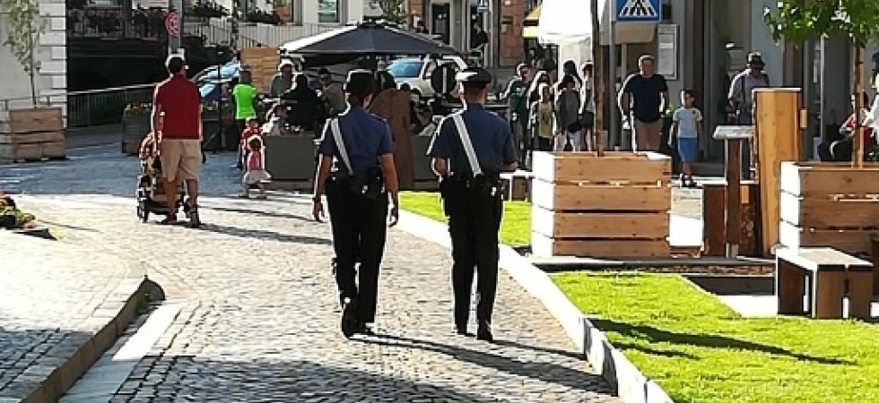 Si fa tre giorni di vacanza in albergo e poi scappa senza pagare