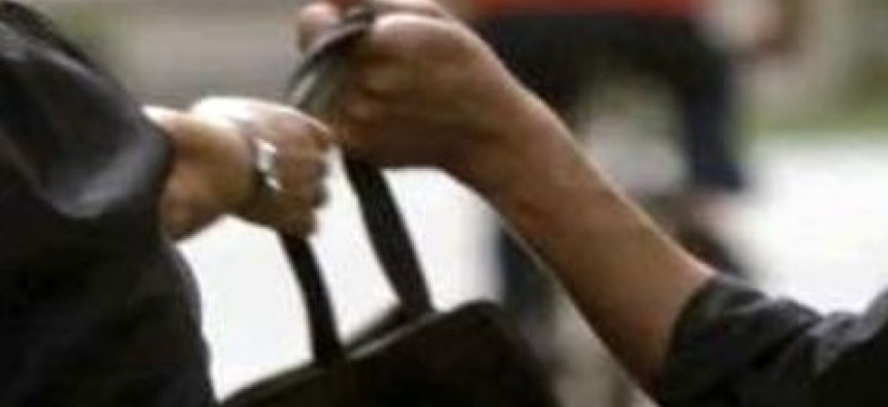 Paura per un'anziana a Piedicastello, le strappano la borsetta dalla mano mentre sta tornando a casa