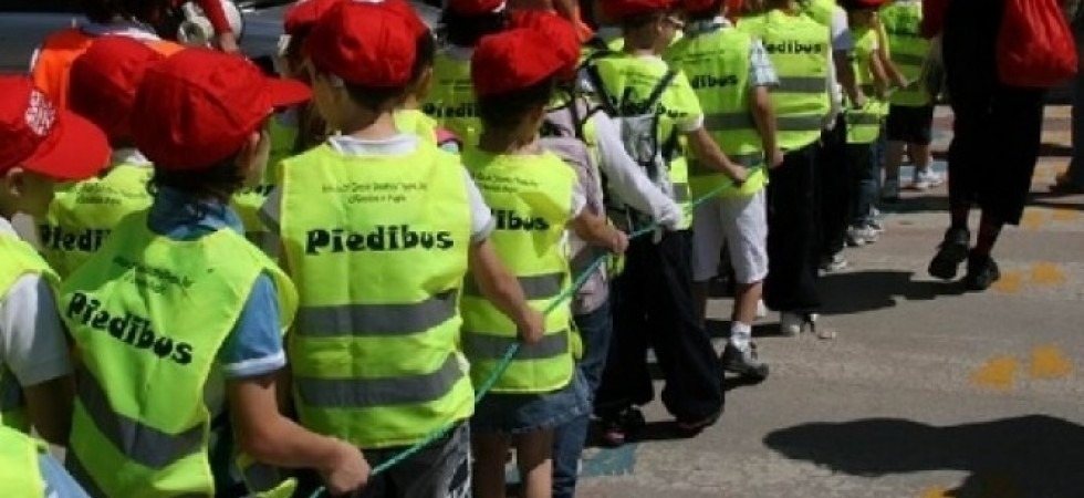 Ripartono i 'Piedibus' per i sobborghi di Vela e Meano e arrivano anche le orme arancioni