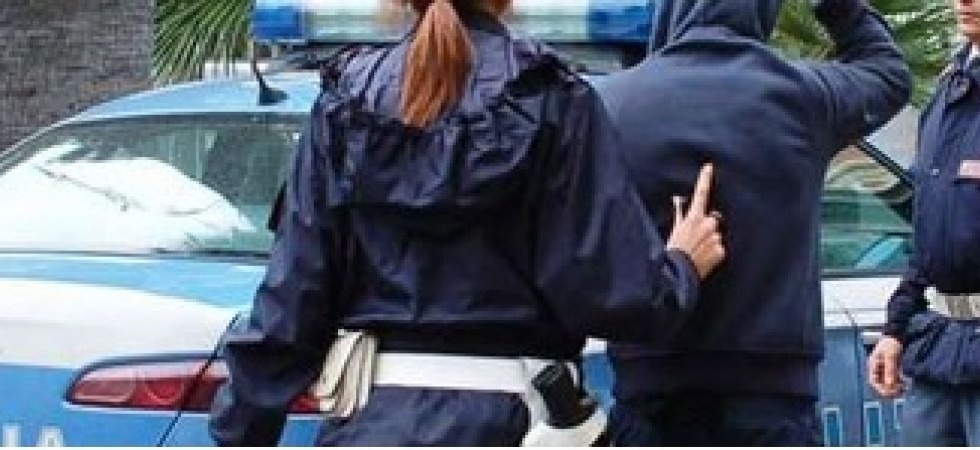 Barista aggredito, la polizia ha arrestato un 19enne e denunciato altri due giovani