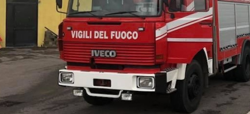 Fumo e fiamme dal locale caldaia, paura in una ditta di Mezzolombardo