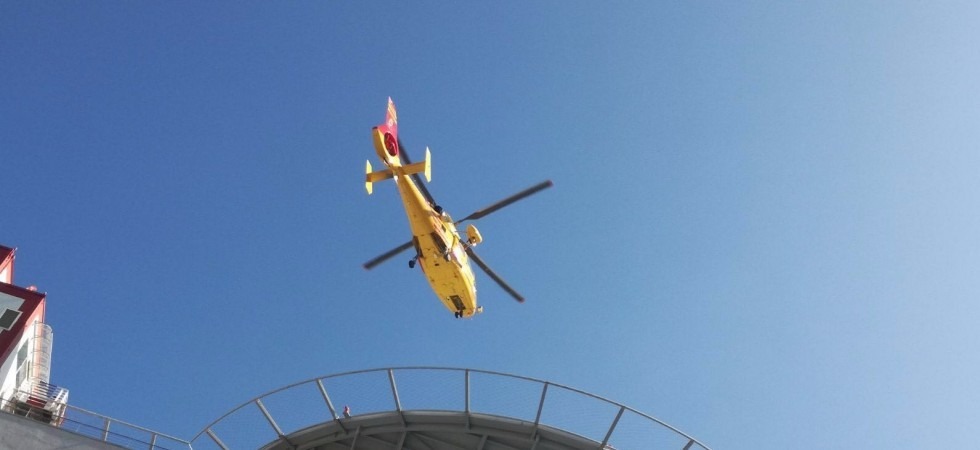Motociclista si scontra con un'ambulanza, 30enne elitrasportato all'ospedale