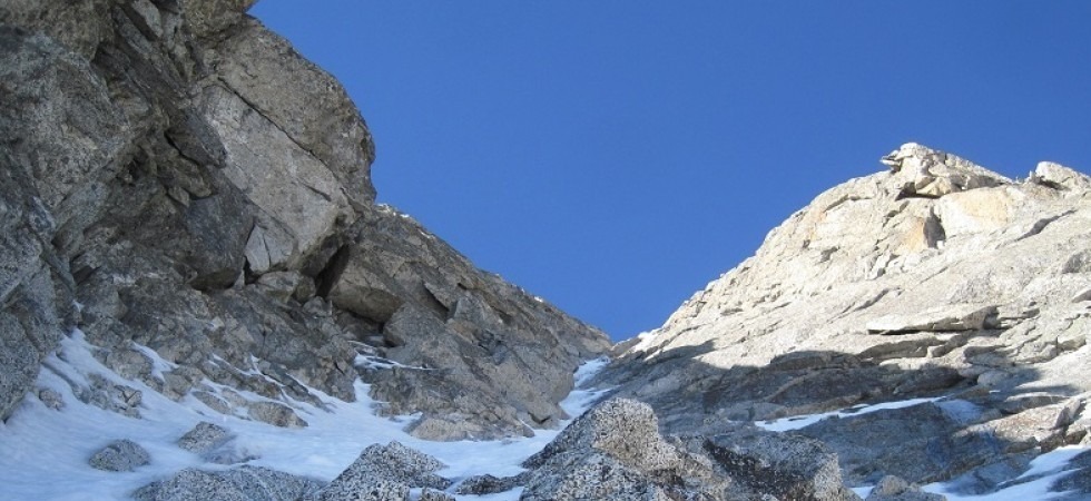 Colpito da pezzi di roccia mentre sale una parete su cima Vermiglio, ferito un 55enne