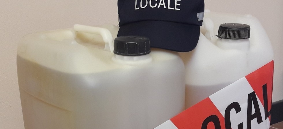 Furto di gasolio in cantiere, ritrovate le taniche e fermato un uomo