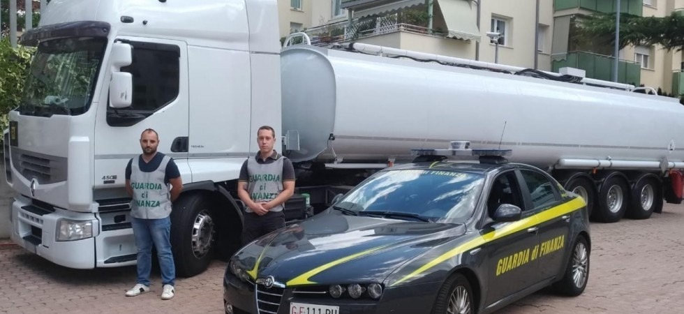 A22, sequestrati 28 mila litri di gasolio di contrabbando e un autoarticolato
