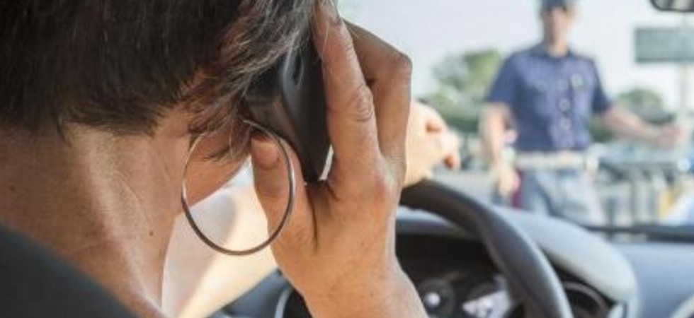 Sicurezza stradale, al via in Trentino i controlli in borghese da parte della Polizia sull'uso corretto dei telefoni a bordo