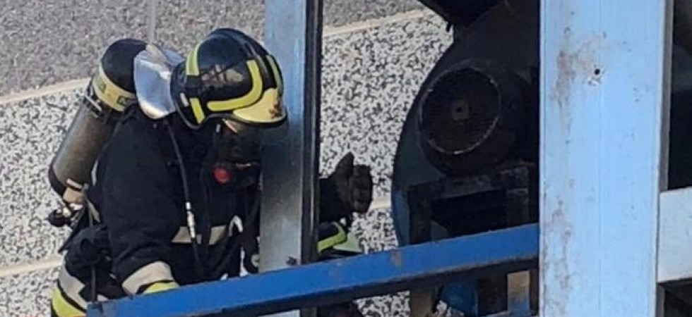 Allarme nel pomeriggio, principio di incendio in una falegnameria