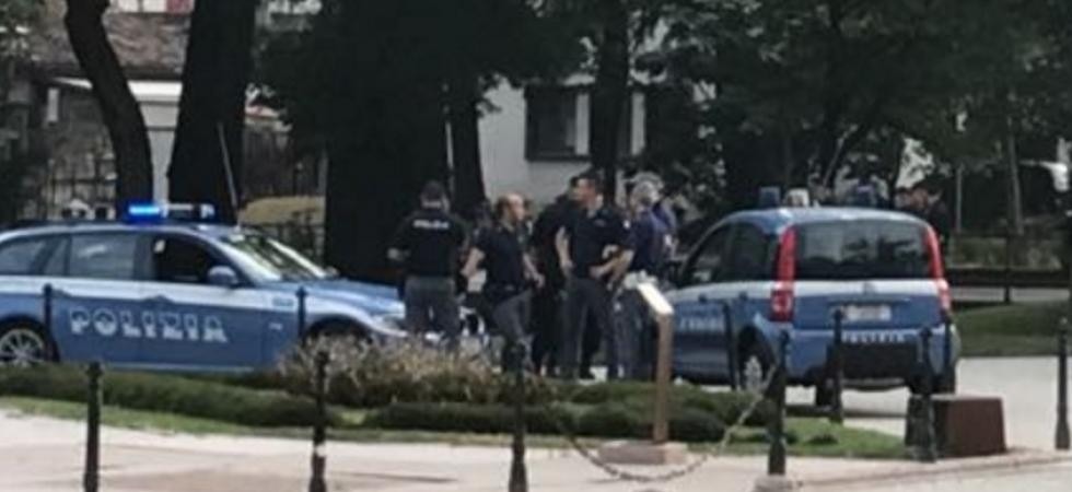 Avevano appena ceduto in piazza Dante della droga a un tossicodipendente, due uomini arrestati