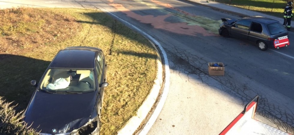 Frontale tra due auto a Levico Terme, tra i feriti anche un 13enne