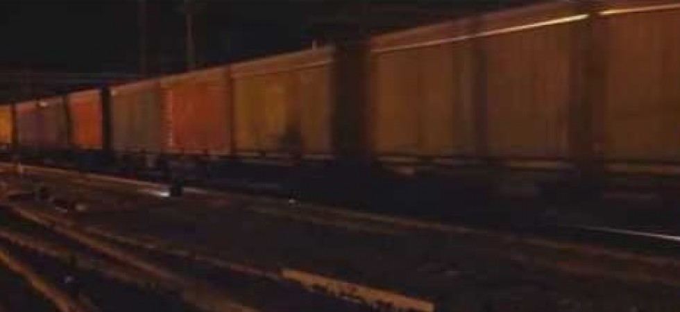 Migranti nascosti nei container e trasportati sui treni verso la Germania, la Polizia blocca una banda criminale