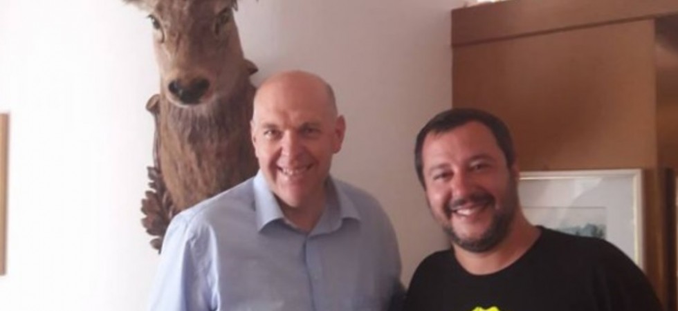 Il mondo animalista contro Roberto Paccher, È presidente del Consiglio Regionale o un delegato dei cacciatori?''