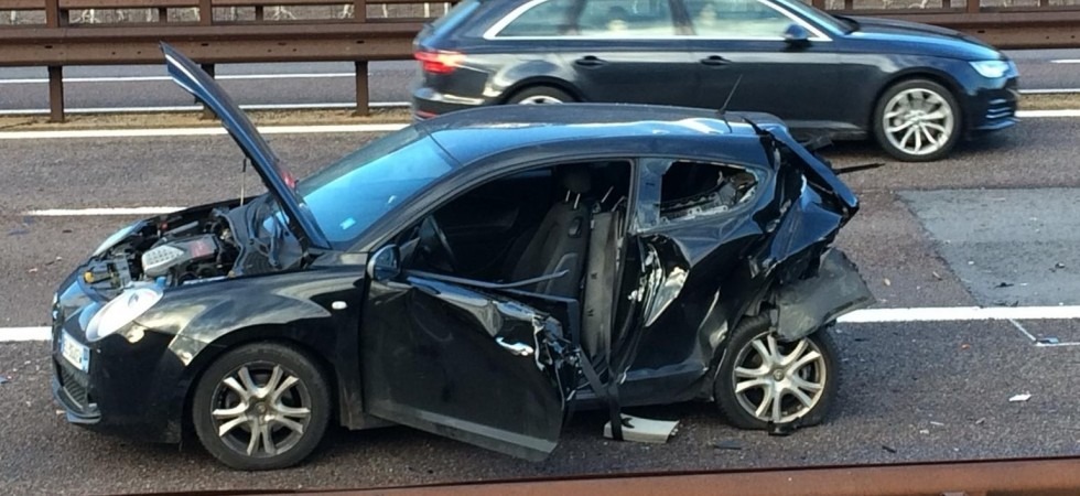 Scontro tra due auto in A22, sul posto l'elisoccorso
