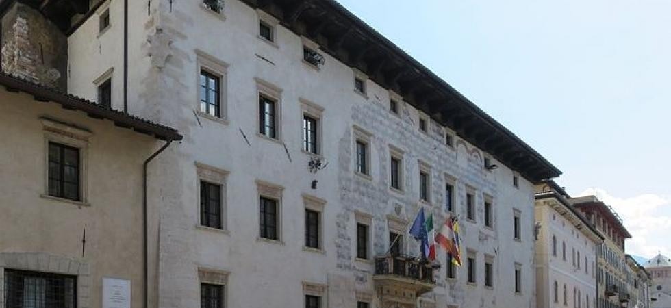 Finanziamenti all'Apt, dirigente comunale nei guai